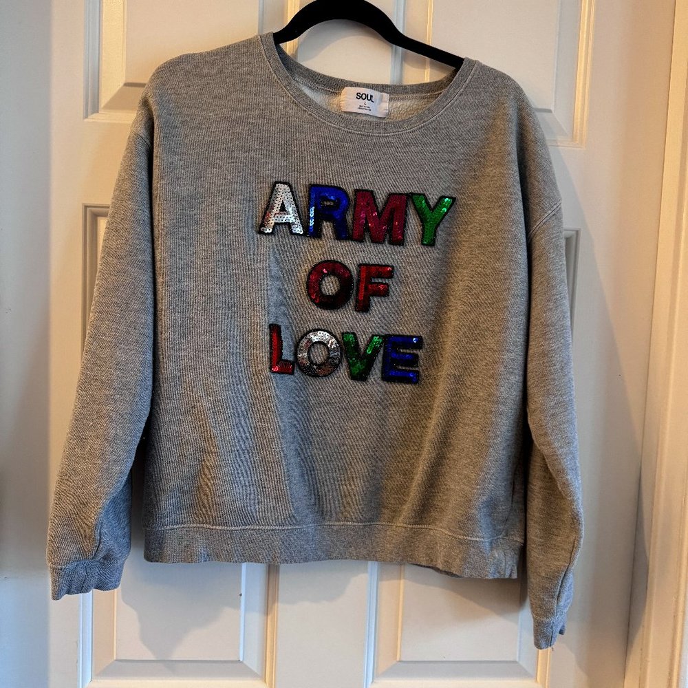 Soulcycle Army of Love sequin sweatshirt W Size L - Valentines ready!